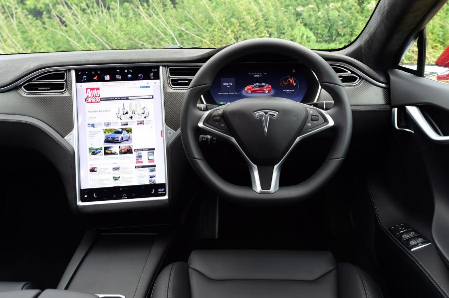 Торпедо Tesla Model S 100D 2017 года  (UK) (фото 5 из 12)